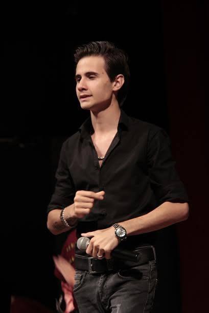 Бакинское небо, украшенное национальными танцами (ФОТО)