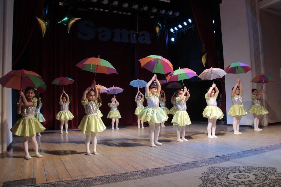 Бакинское небо, украшенное национальными танцами (ФОТО)