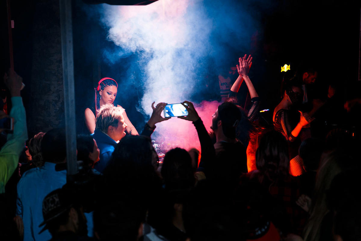 Под звездным небом Пиркули: Энергичная молодежь нарушила покой природы (ФОТО)