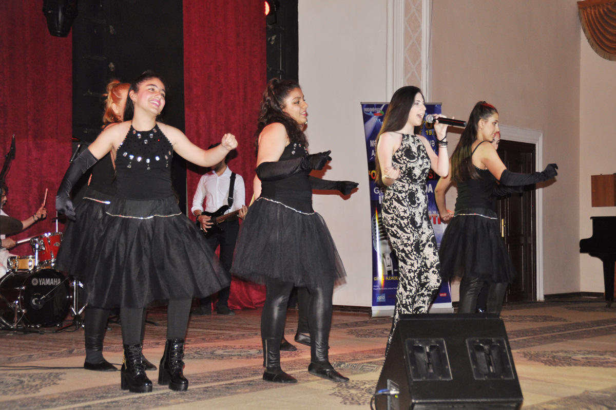 "Страна огней" нашей молодежи: История зарождения эстрадной музыки в Азербайджане (ФОТО)