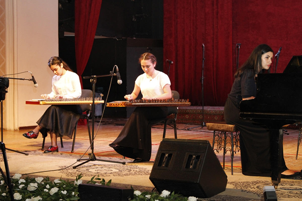 Дети вспоминают Рашида Бейбутова (ФОТО)