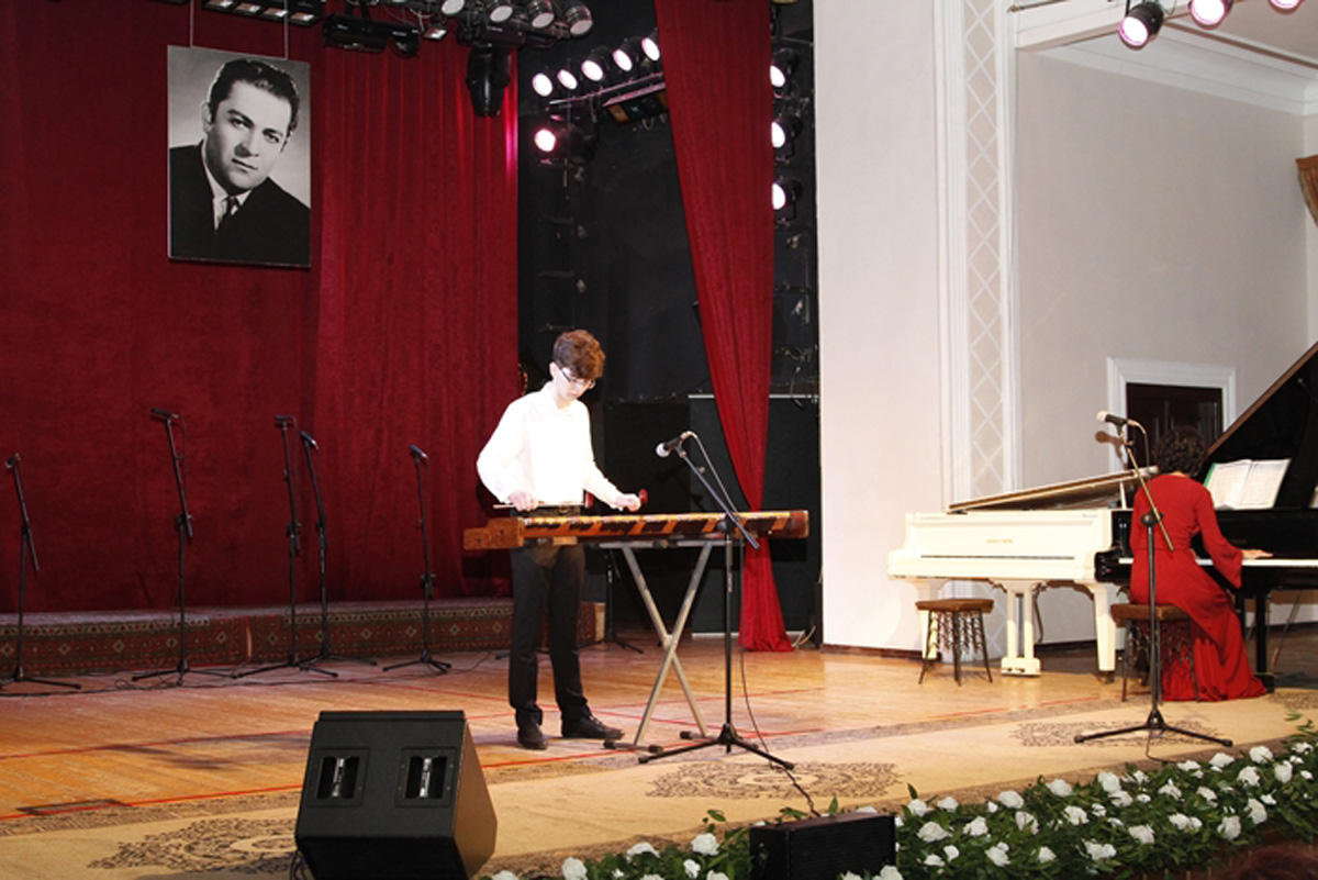 Дети вспоминают Рашида Бейбутова (ФОТО)