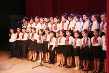 Юбилей школы отметили в Баку праздничным концертом (ФОТО)