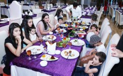 В Баку прошел вечер "Подари детям радость" с участием звезд эстрады (ФОТО)