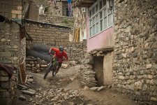 Чешские экстремалы-велобайкеры покорили горы Азербайджана (ФОТО)