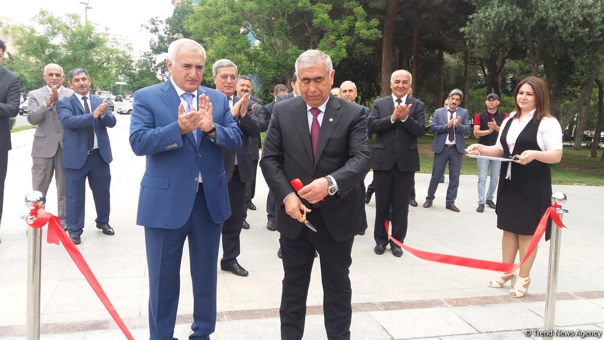 Открылся подземный пешеходный переход на одном из проспектов Баку (ФОТО)