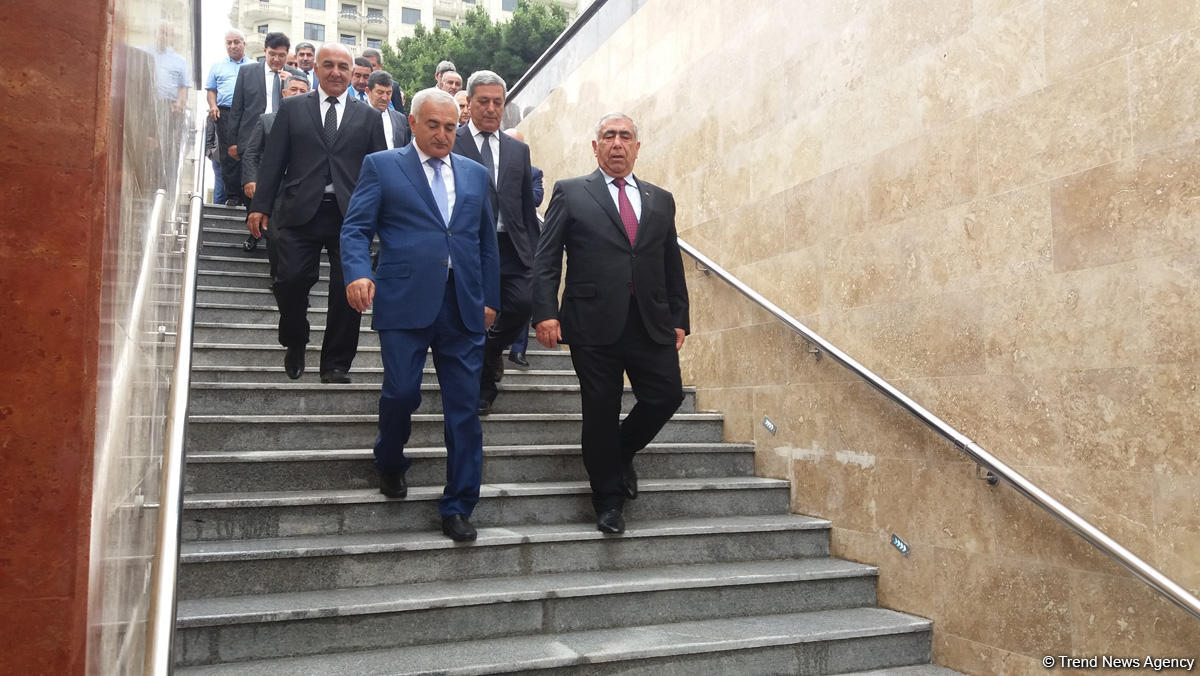 Открылся подземный пешеходный переход на одном из проспектов Баку (ФОТО)