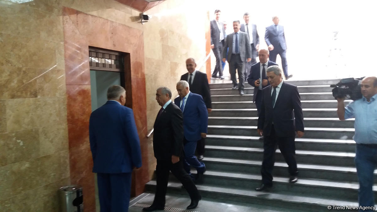Открылся подземный пешеходный переход на одном из проспектов Баку (ФОТО)