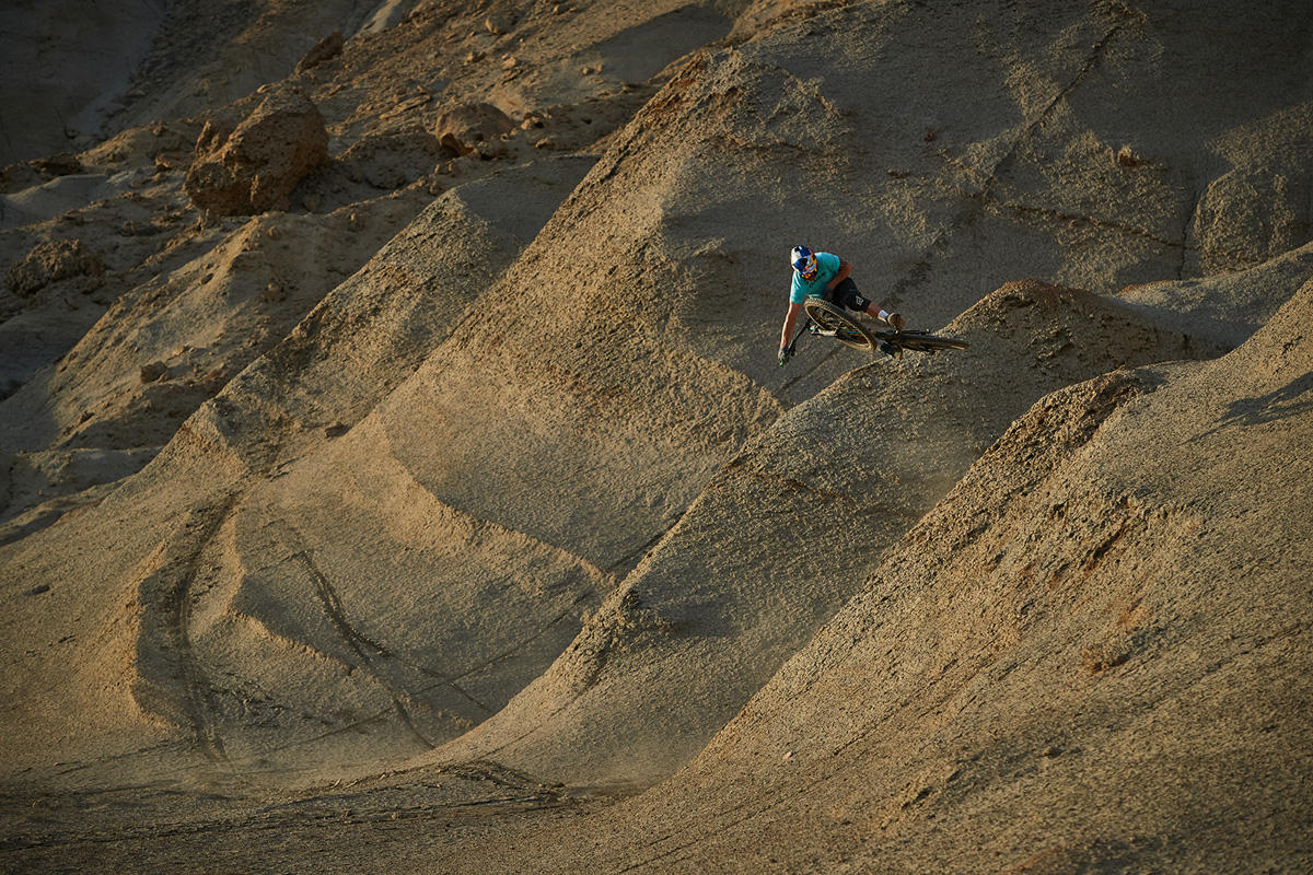 Чешские экстремалы-велобайкеры покорили горы Азербайджана (ФОТО)