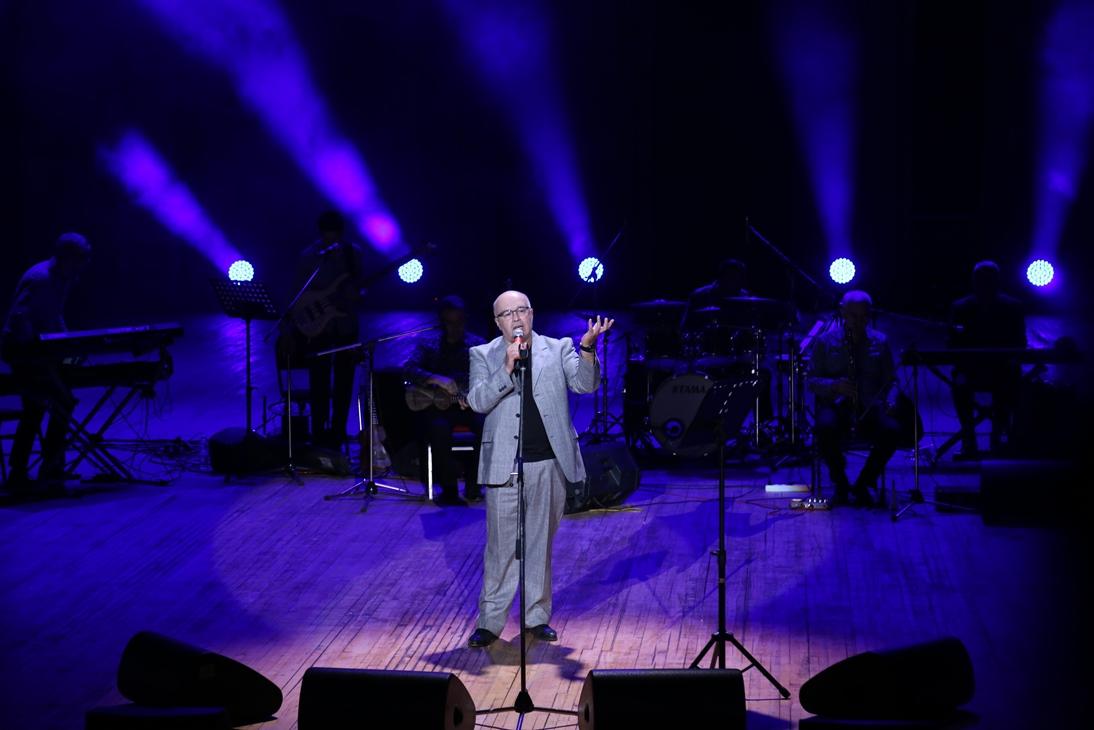 Холодное лето в Баку, или Горячий концерт Эюба Ягубова (ФОТО)