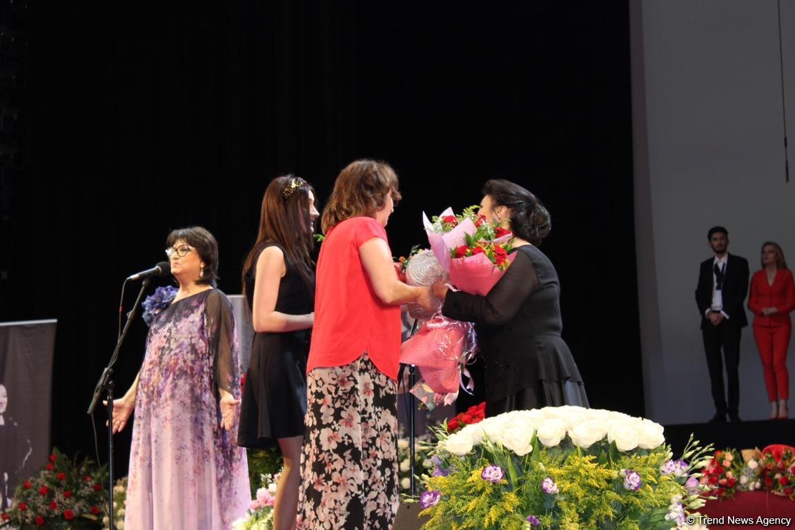 Фидан и Хураман Гасымовы: две сестры, две жемчужины, две легенды (ФОТО)