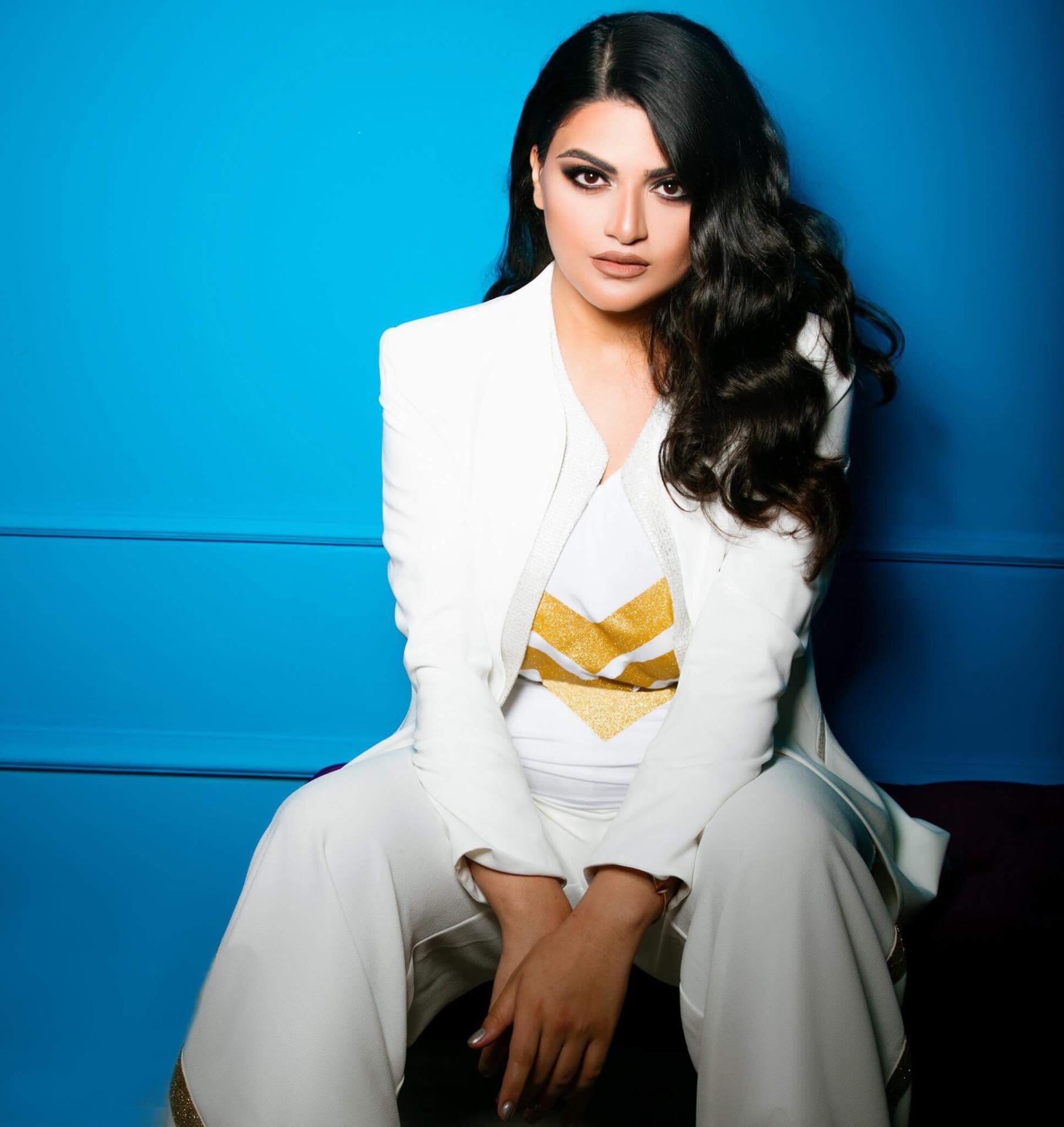 Певица из Турции проведет в Баку конкурс среди супермам (ФОТО, АУДИО)