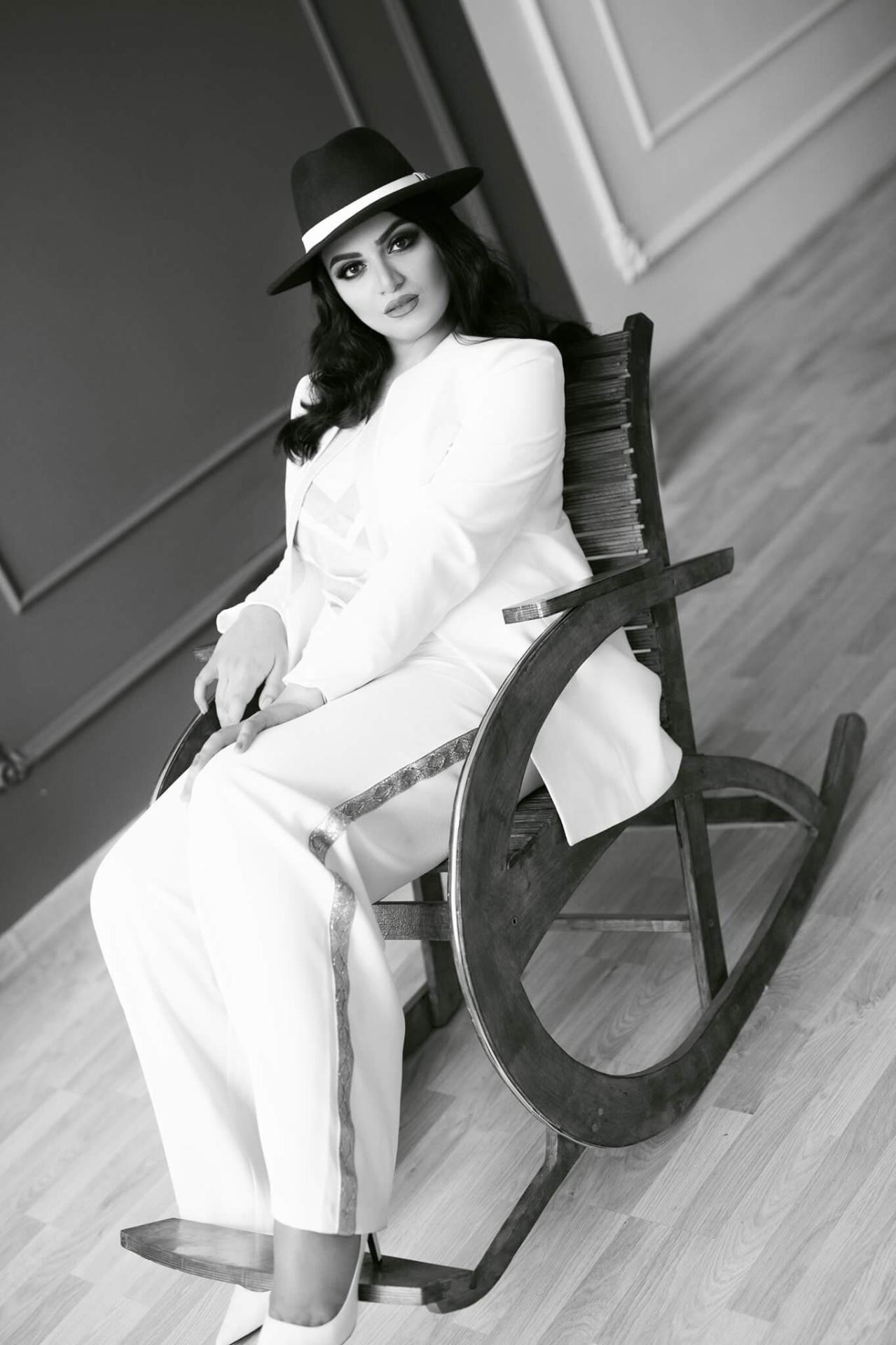 Певица из Турции проведет в Баку конкурс среди супермам (ФОТО, АУДИО)