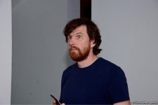 В Yay Gallery открылась выставка "Между морем и горами" (ФОТО)