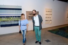 В Yay Gallery открылась выставка "Между морем и горами" (ФОТО)