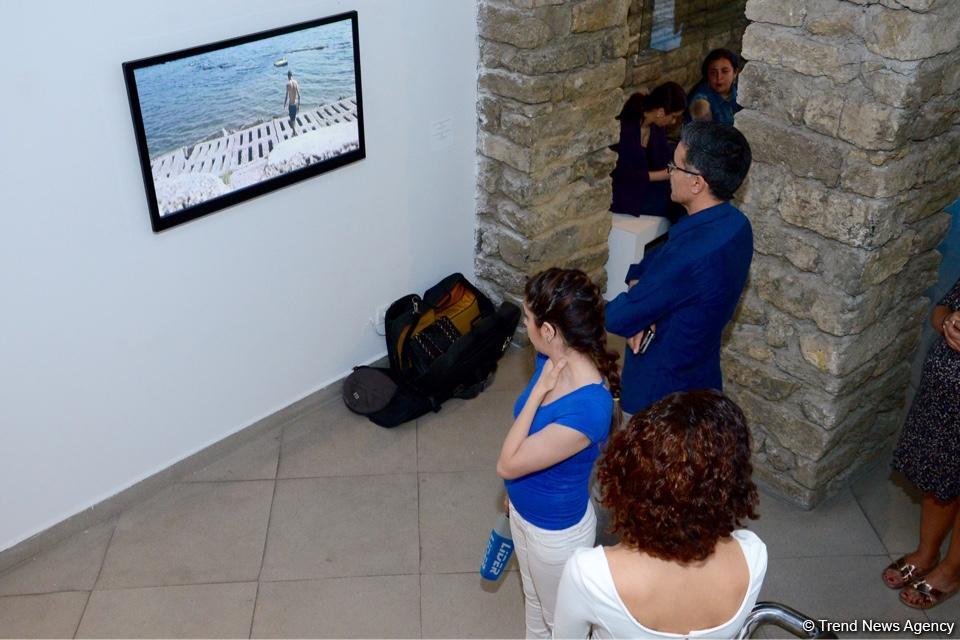 В Yay Gallery открылась выставка "Между морем и горами" (ФОТО)