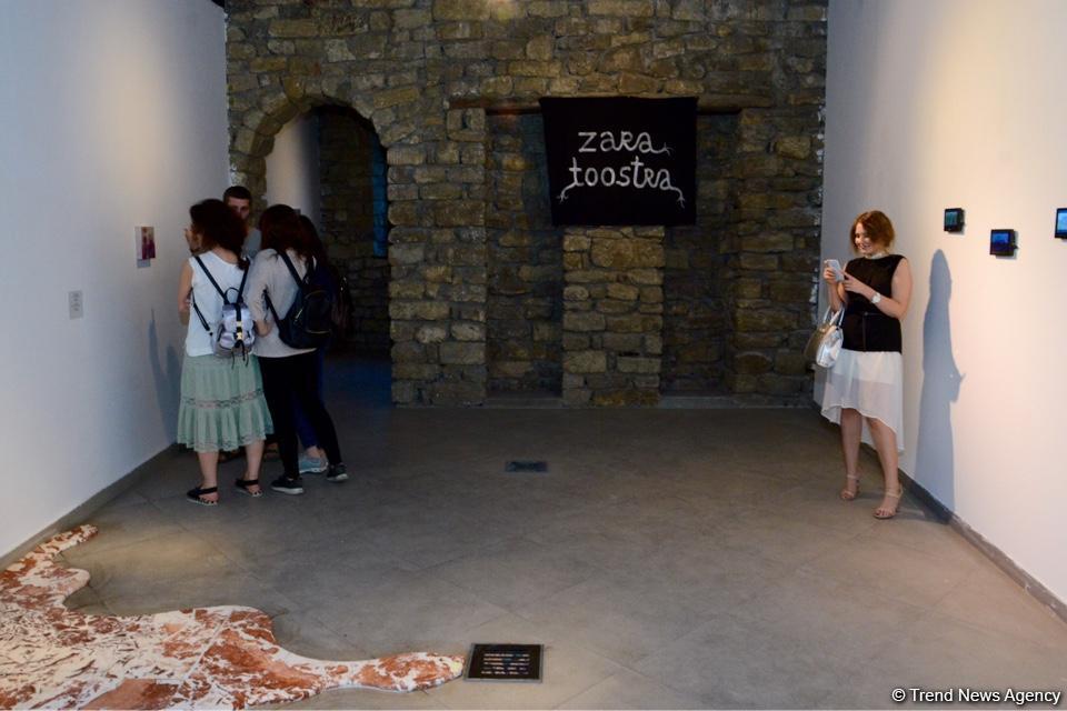 В Yay Gallery открылась выставка "Между морем и горами" (ФОТО)