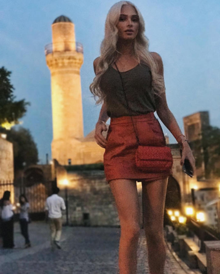 Российская модель Алена Шишкова в Баку: "Потрясающая атмосфера..."