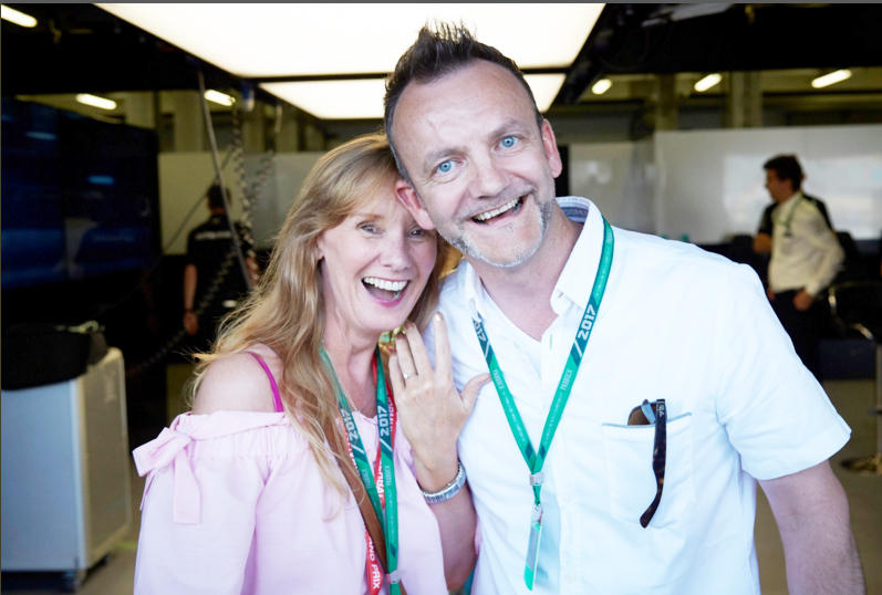 Такого еще не было! Предложение руки и сердца на Формуле 1 в Баку! (ФОТО)