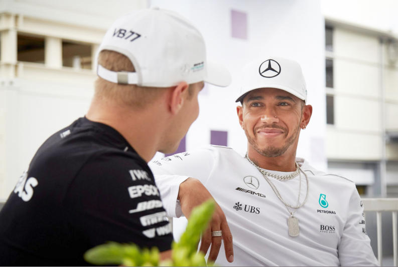 Такого еще не было! Предложение руки и сердца на Формуле 1 в Баку! (ФОТО)