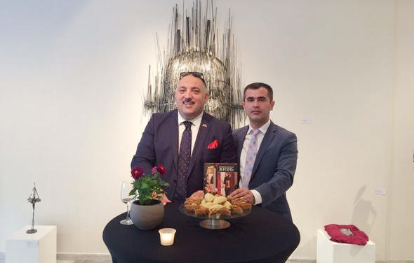 Бахрам Багирзаде презентовал в Бельгии книгу "Непридуманная жизнь" (ФОТО)