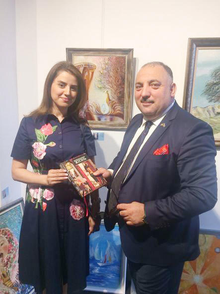 Бахрам Багирзаде презентовал в Бельгии книгу "Непридуманная жизнь" (ФОТО)