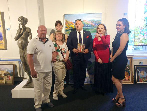 Бахрам Багирзаде презентовал в Бельгии книгу "Непридуманная жизнь" (ФОТО)