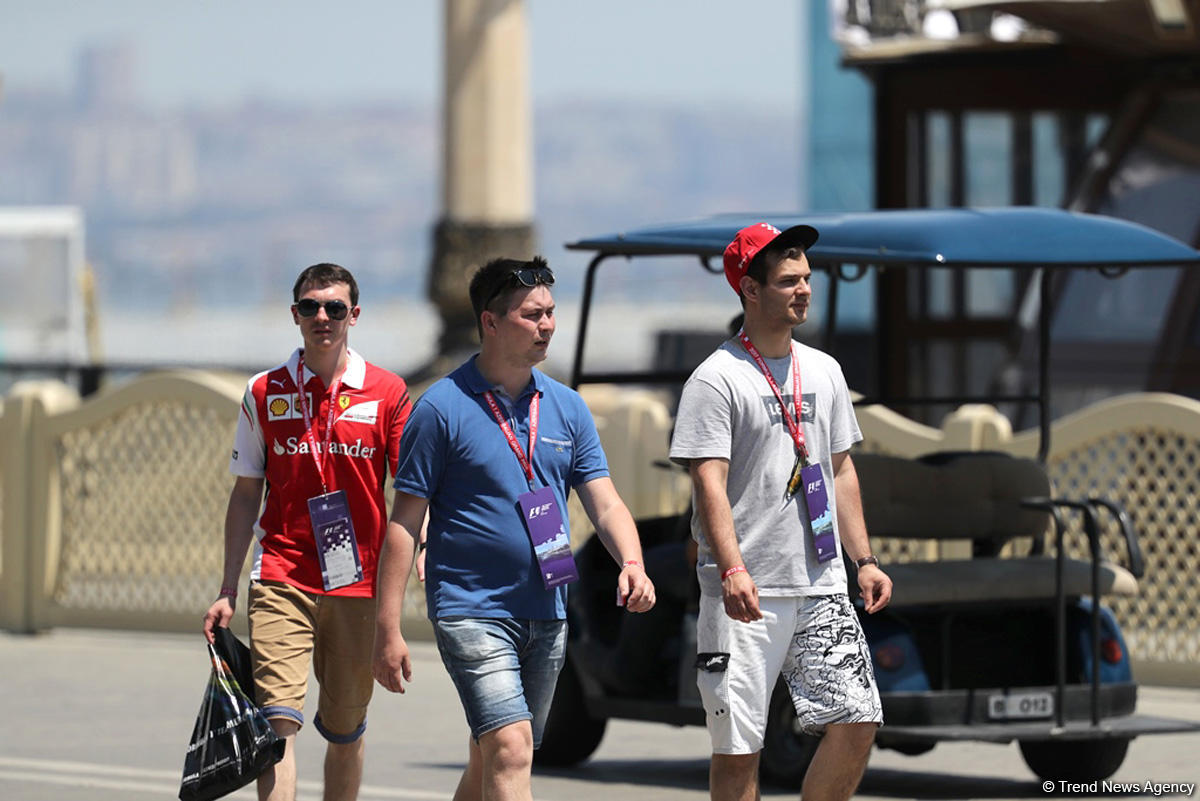 В развлекательной зоне F1 Village в Баку (Фотосессия)