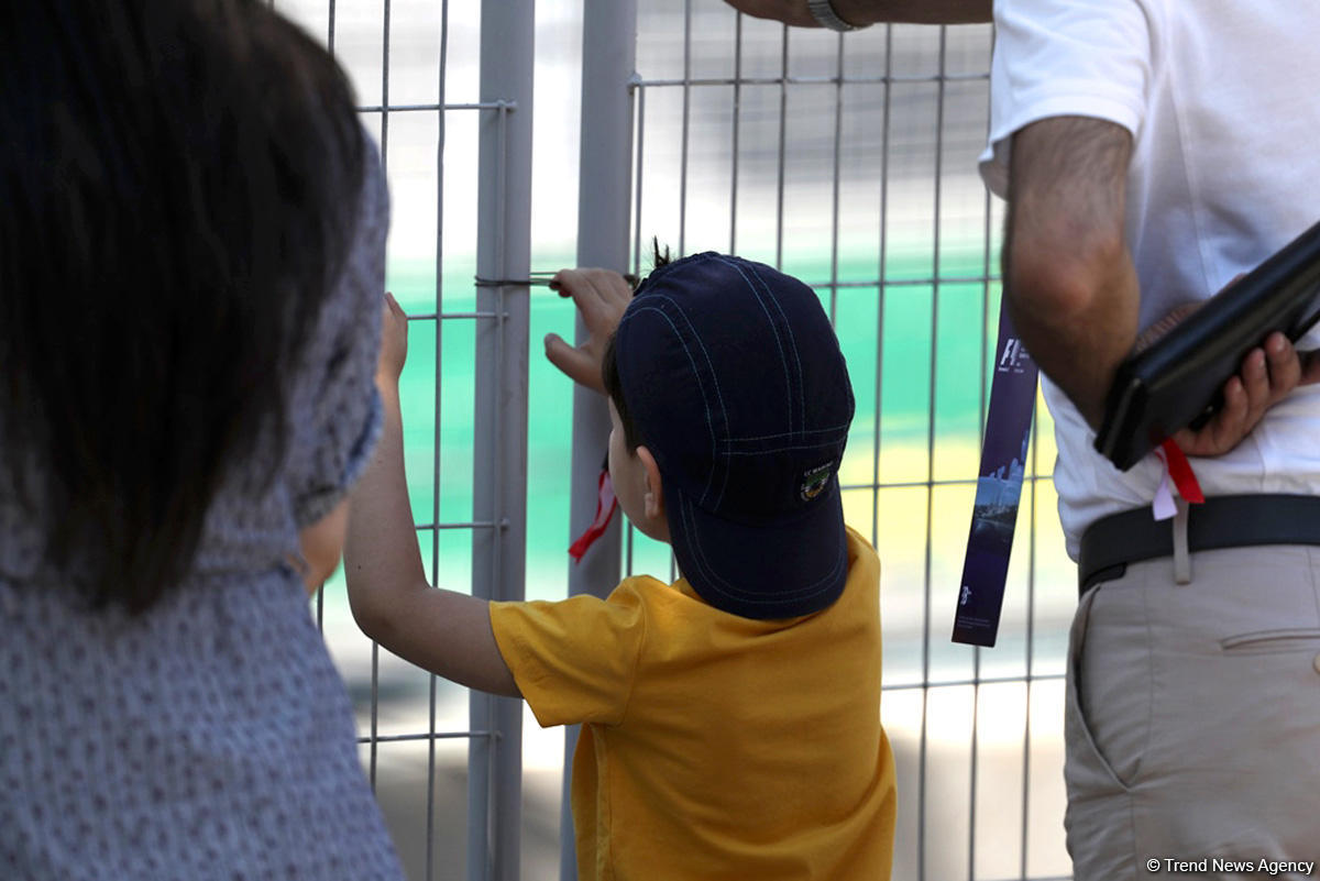 В развлекательной зоне F1 Village в Баку (Фотосессия)