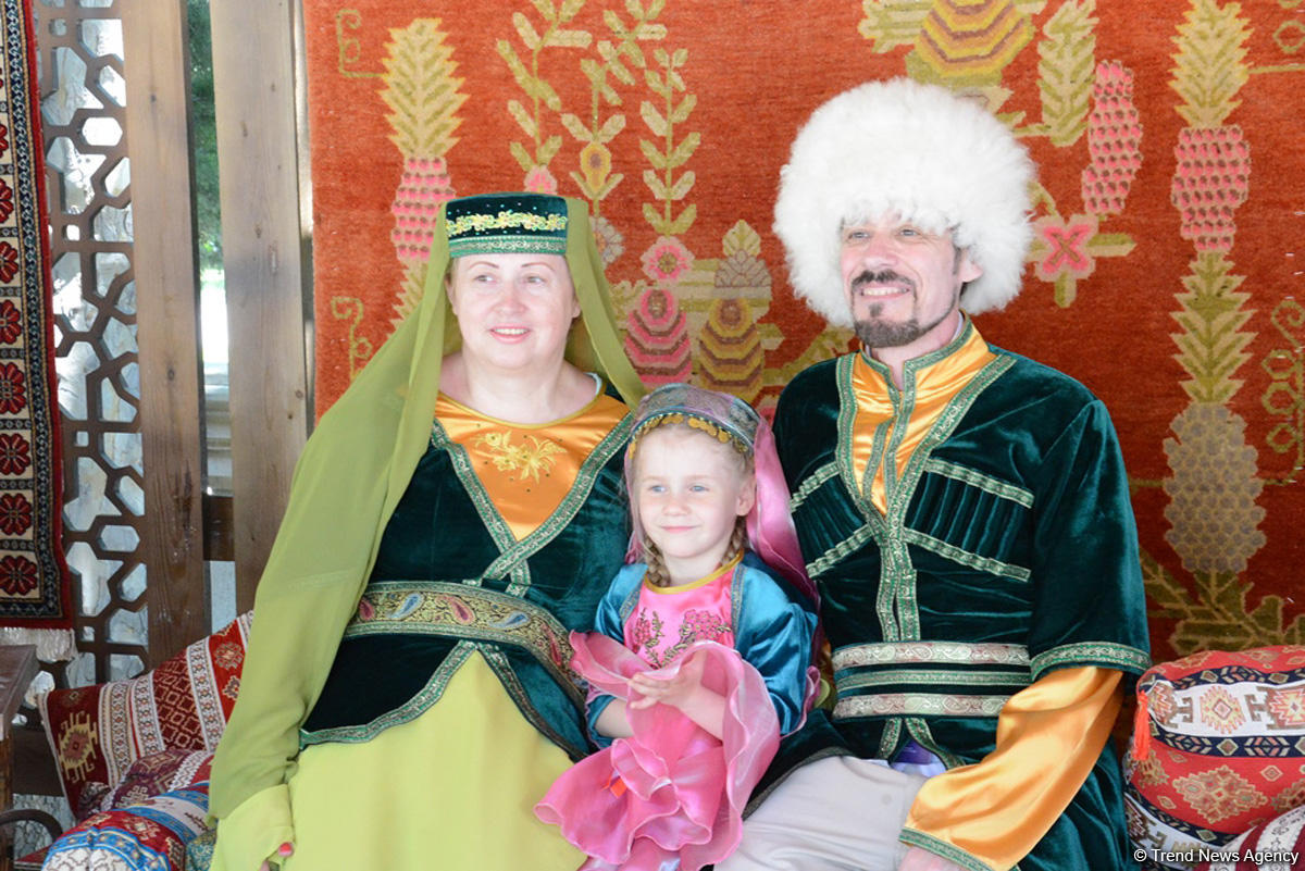 В развлекательной зоне F1 Village в Баку (Фотосессия)