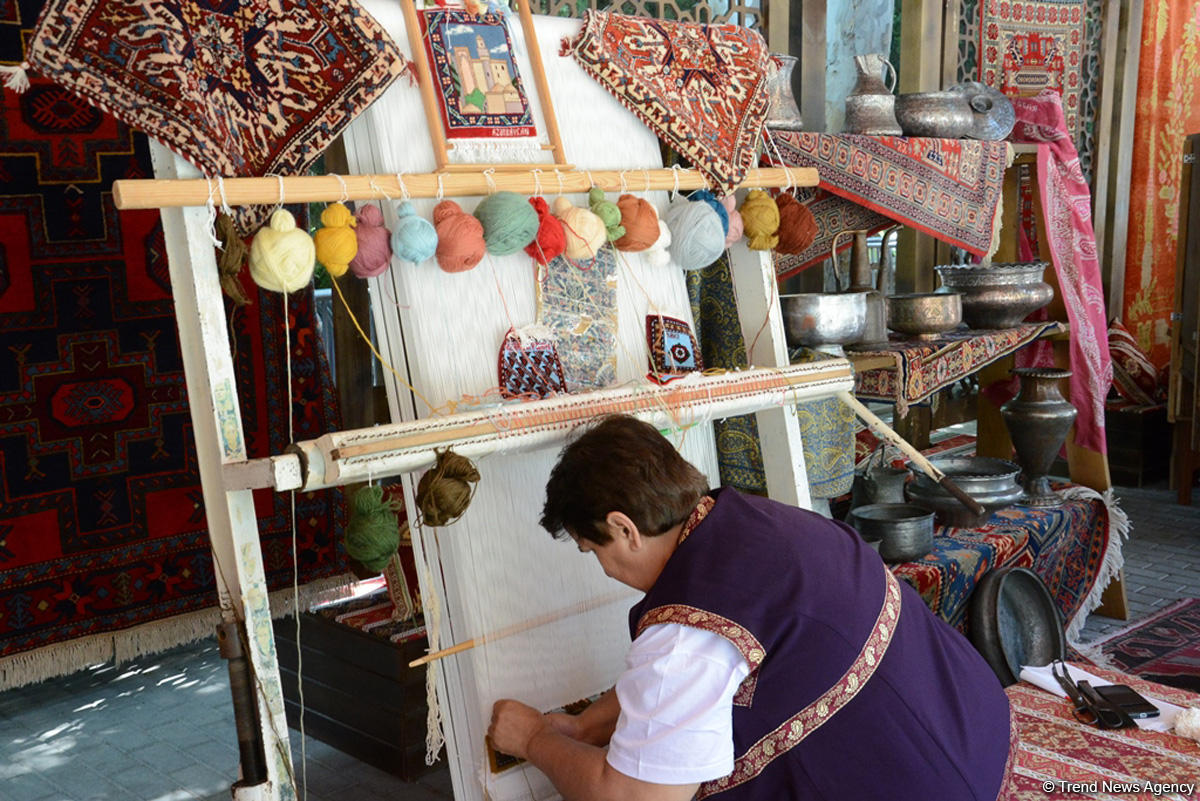 В развлекательной зоне F1 Village в Баку (Фотосессия)
