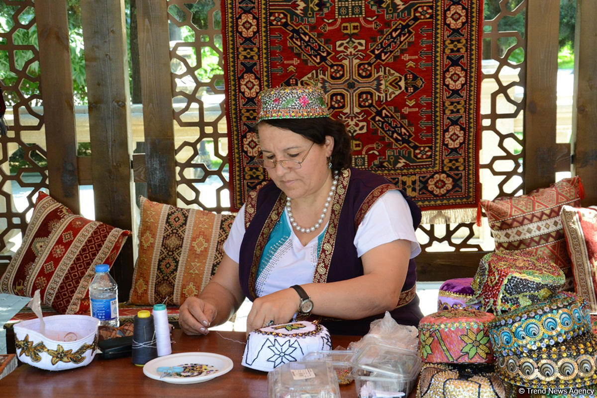 В развлекательной зоне F1 Village в Баку (Фотосессия)