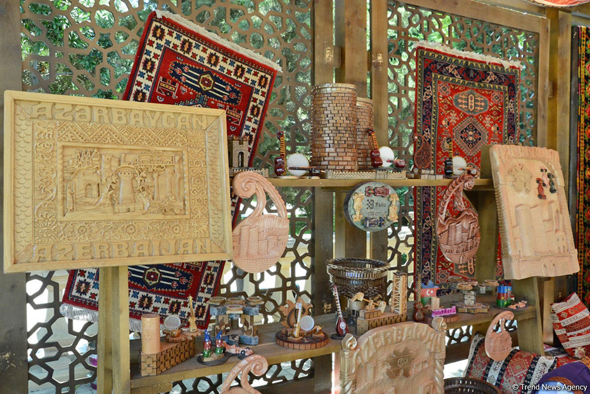 В развлекательной зоне F1 Village в Баку (Фотосессия)