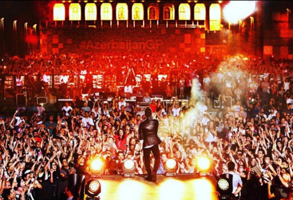 Турецкая суперзвезда Таркан: "Спасибо, Баку" (ФОТО/ВИДЕО)