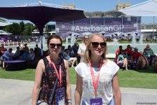 В развлекательной зоне F1 Village в Баку проходит автограф-сессия пилотов Формулы-1 (ФОТО)