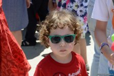 В развлекательной зоне F1 Village в Баку проходит автограф-сессия пилотов Формулы 1 (ФОТОСЕССИЯ)