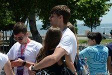 В развлекательной зоне F1 Village в Баку проходит автограф-сессия пилотов Формулы 1 (ФОТОСЕССИЯ)