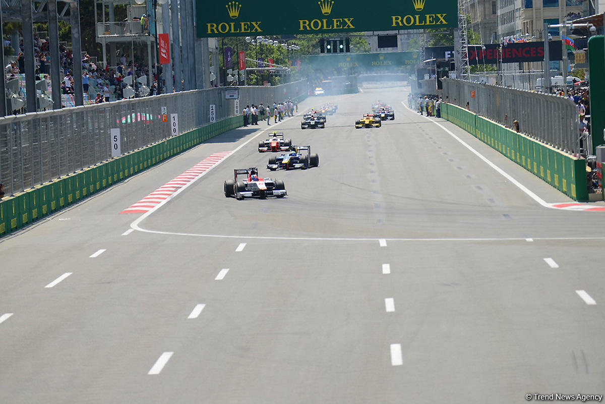 В Баку стартовала вторая гонка в классе FIA Formula-2 (ФОТО)