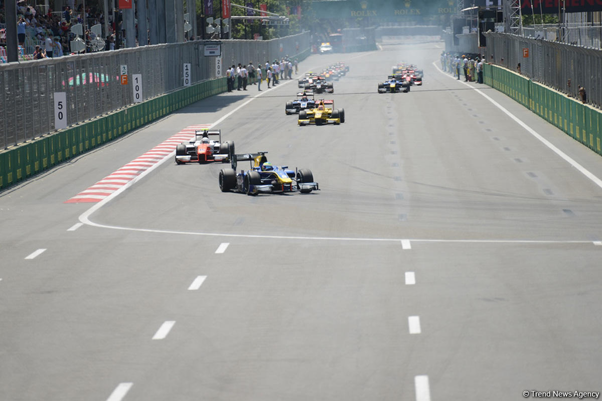 В Баку стартовала вторая гонка в классе FIA Formula-2 (ФОТО)