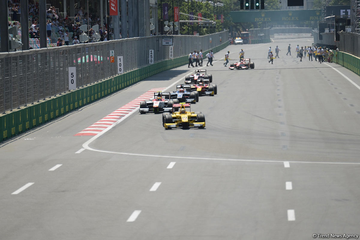 В Баку стартовала вторая гонка в классе FIA Formula-2 (ФОТО)