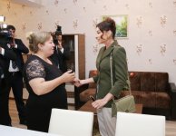 Первый вице-президент Азербайджана Мехрибан Алиева приняла участие в церемонии выдачи новых квартир семьям вынужденных переселенцев (ФОТО)