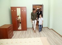 Первый вице-президент Азербайджана Мехрибан Алиева приняла участие в церемонии выдачи новых квартир семьям вынужденных переселенцев (ФОТО)