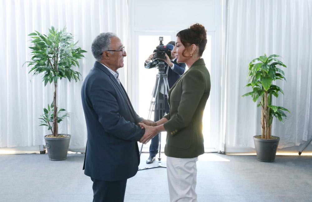 Первый вице-президент Азербайджана Мехрибан Алиева приняла участие в церемонии выдачи новых квартир семьям вынужденных переселенцев (ФОТО)