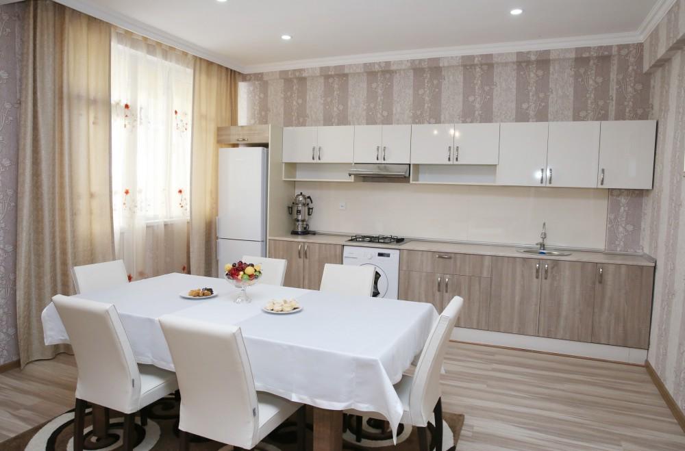 Первый вице-президент Азербайджана Мехрибан Алиева приняла участие в церемонии выдачи новых квартир семьям вынужденных переселенцев (ФОТО)