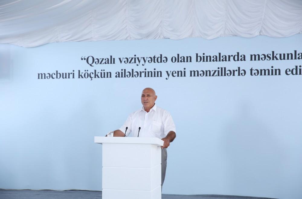 Первый вице-президент Азербайджана Мехрибан Алиева приняла участие в церемонии выдачи новых квартир семьям вынужденных переселенцев (ФОТО)