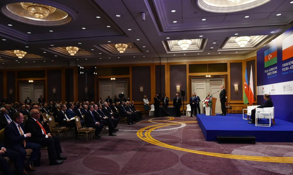 Президент Ильхам Алиев принял участие в церемонии открытия азербайджано-польского бизнес-форума в Варшаве (ФОТО)