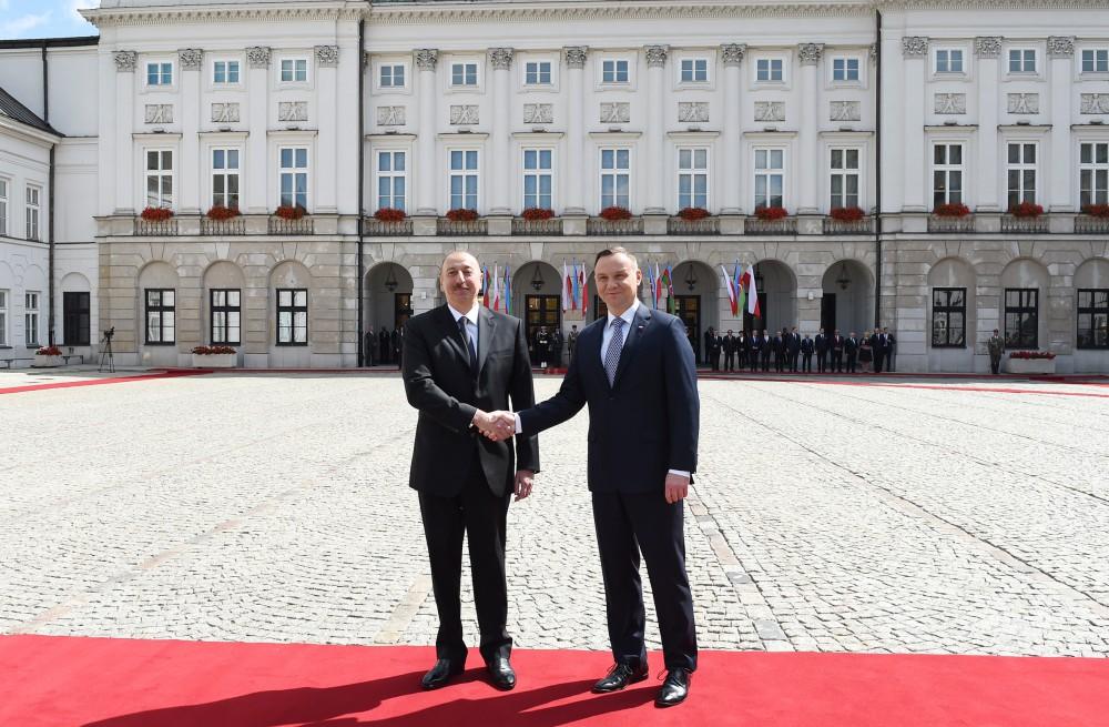 В Варшаве состоялась церемония официальной встречи Президента Азербайджана Ильхама Алиева (ФОТО)
