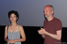 Только жесты и мимика: немецкий режиссер в Баку (ФОТО)