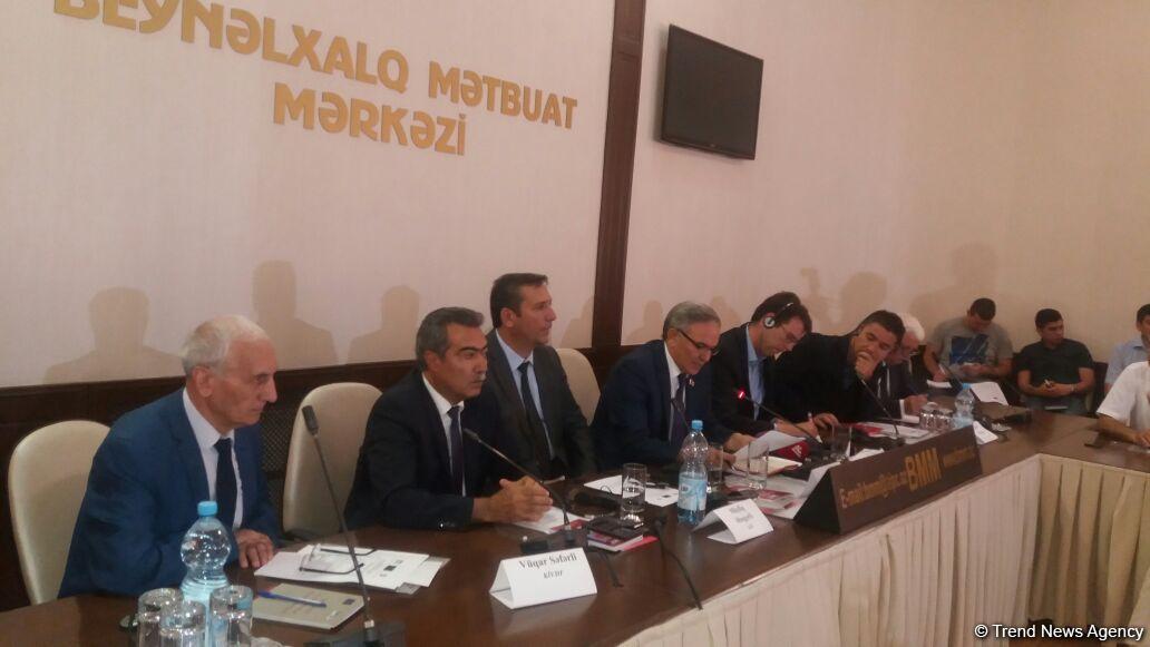 В Баку прошла конференция «Состояние и тенденции дальнейшего развития журналистских профсоюзов в Азербайджане» (ФОТО)