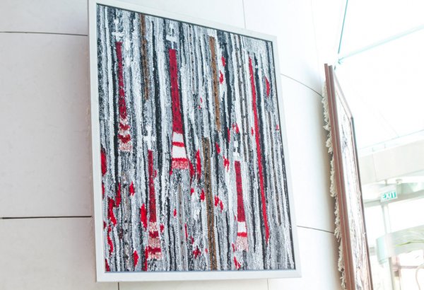 В Баку прошла выставка гобеленов "Национальные музыкальные инструменты" (ФОТО)